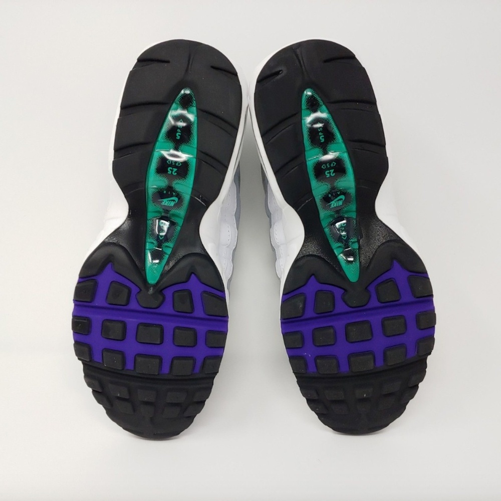 Nike Womens Air Max 95 Sneakers - Picture 4 of 8